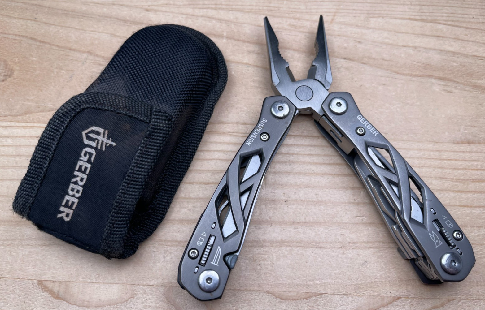Gerber Suspension Gray Multi-Tool Plier Knife Scissors with Nylon Sheath