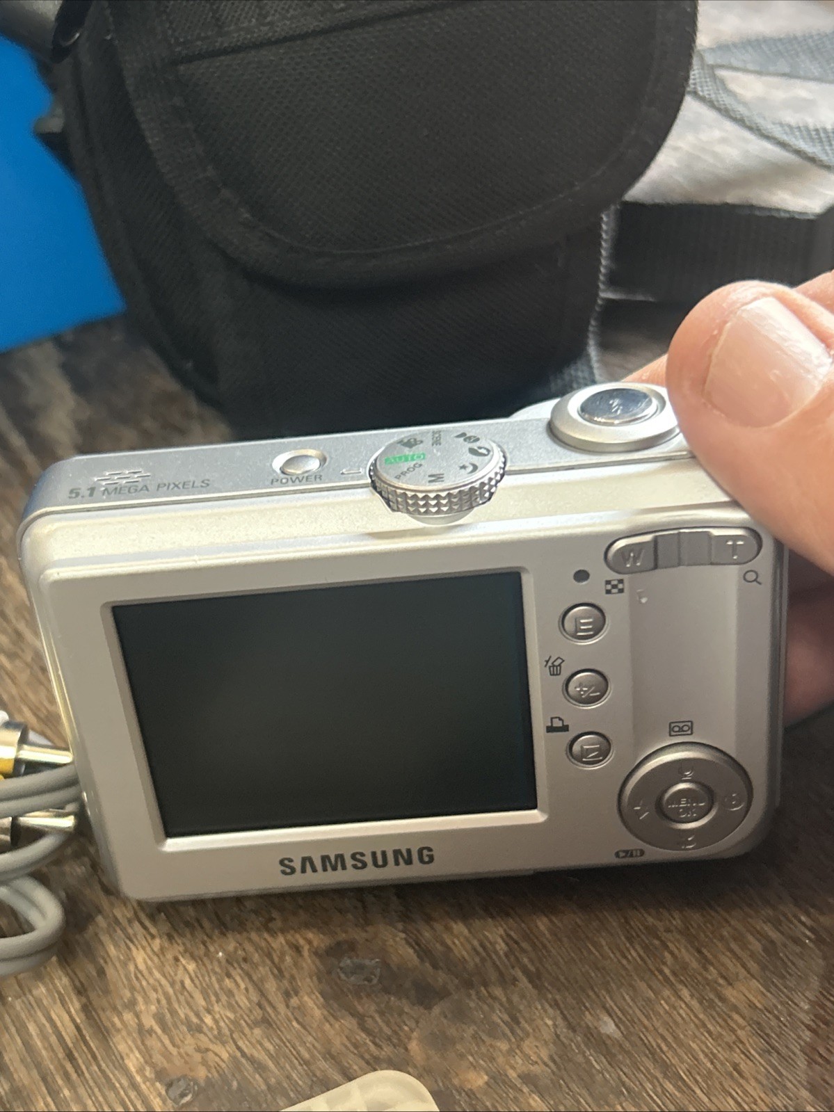 Samsung Digimax S500 Compact Digital Camera, Case, Cord