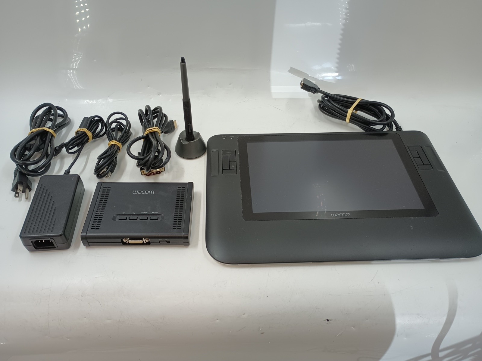 Wacom Cintiq 12WX Interactive Pen Display TESTED - EB-20154