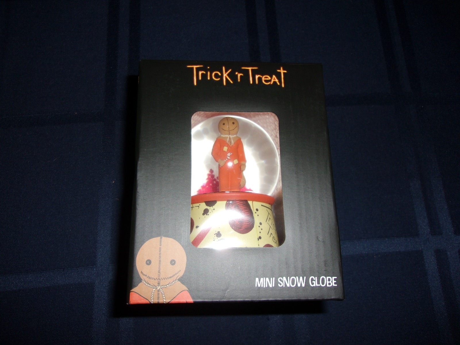 2025 MINI SNOW GLOBE NEW NIB TRICK R TREAT SAM
