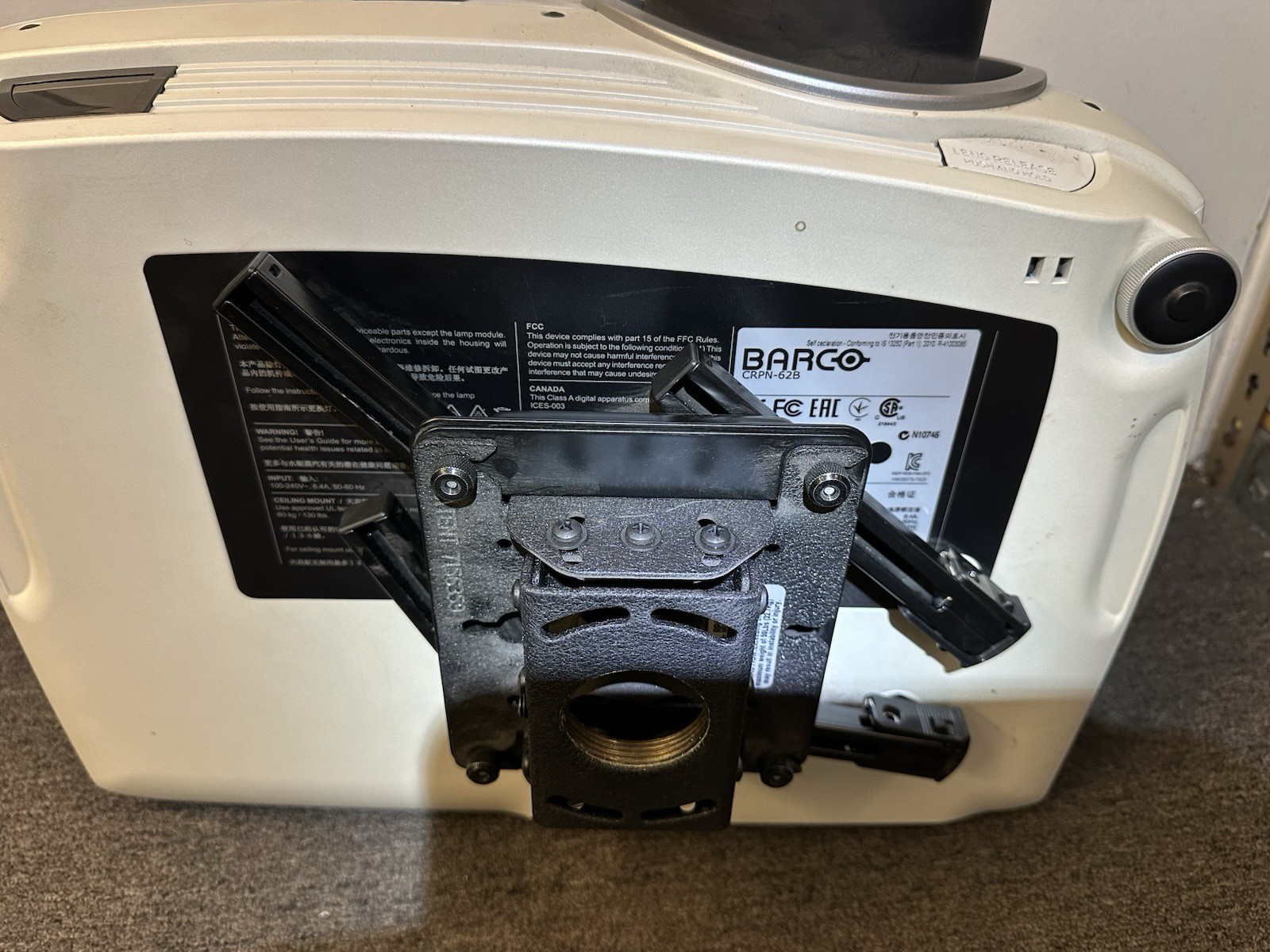 Barco CRPN-62B -447 HOURS ONLY-No Remote