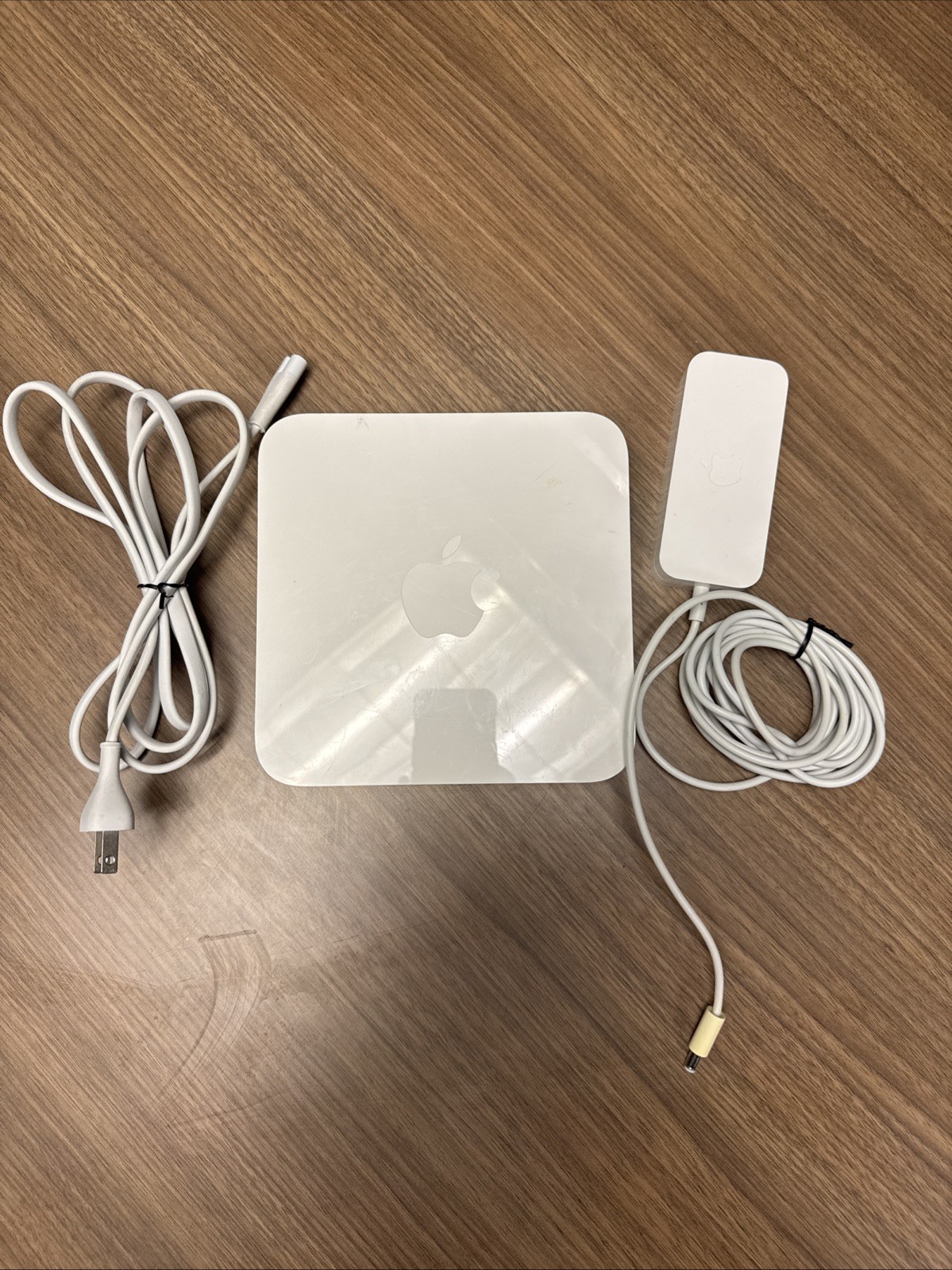 Apple Genuine A1143 Airport Extreme Base Station WiFi Wireless Router