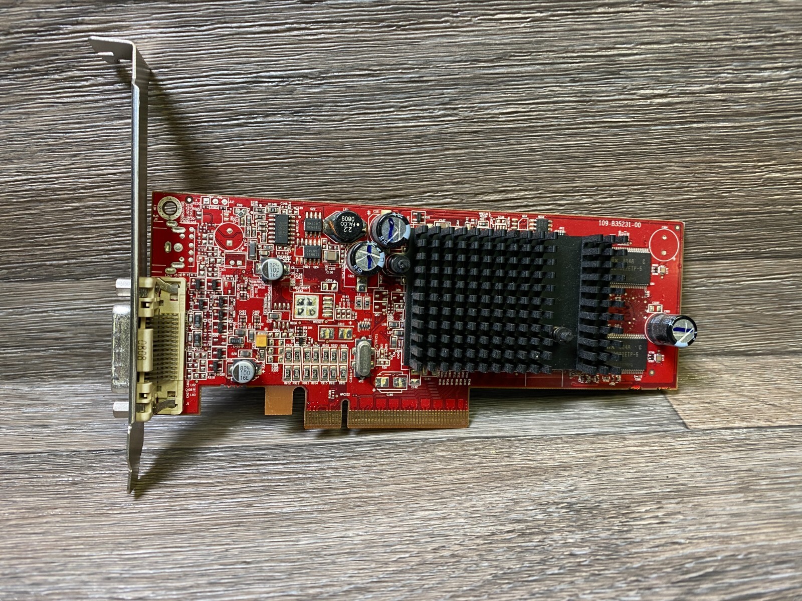 Sun Oracle Ati Firemv 2200 375-3458-02 128MB Graphics Card Low Profile