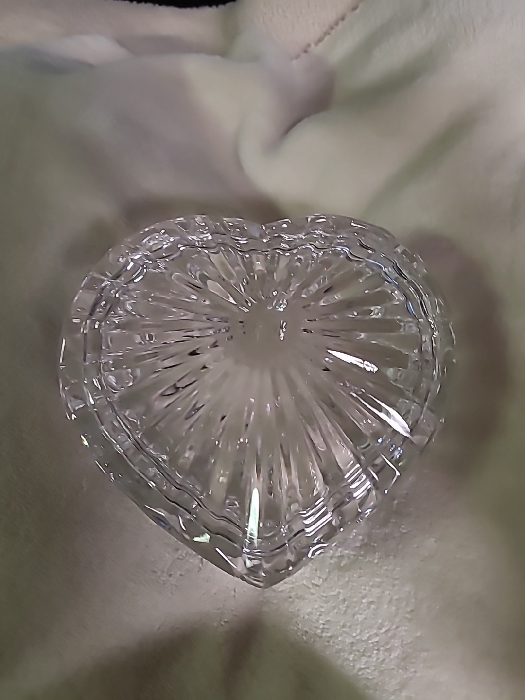 HEART SHAPE TRINKET DISH (BIN H)