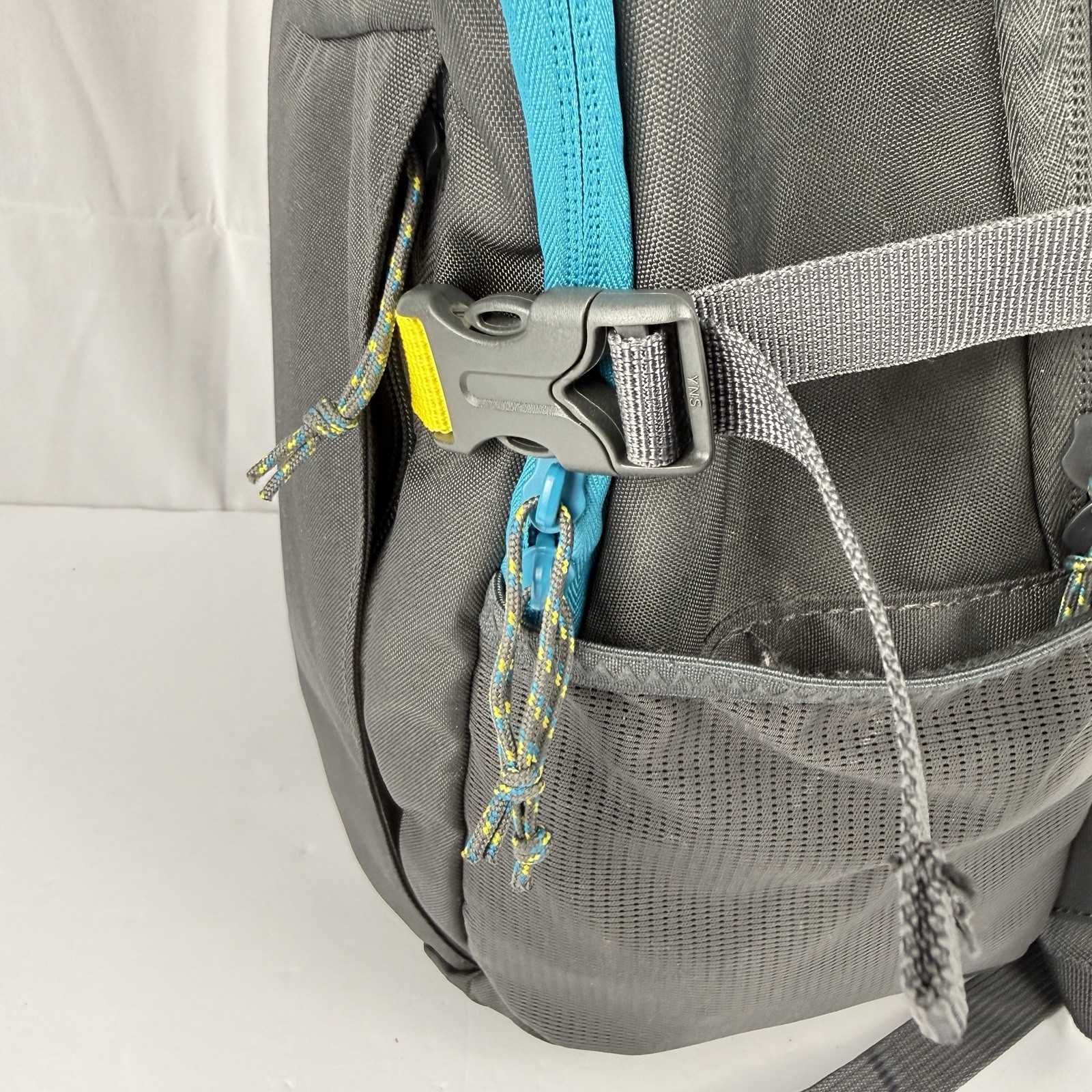 Sierra Designs 25L Hydration Compatible Black Teal Backpack Daypack Reflective