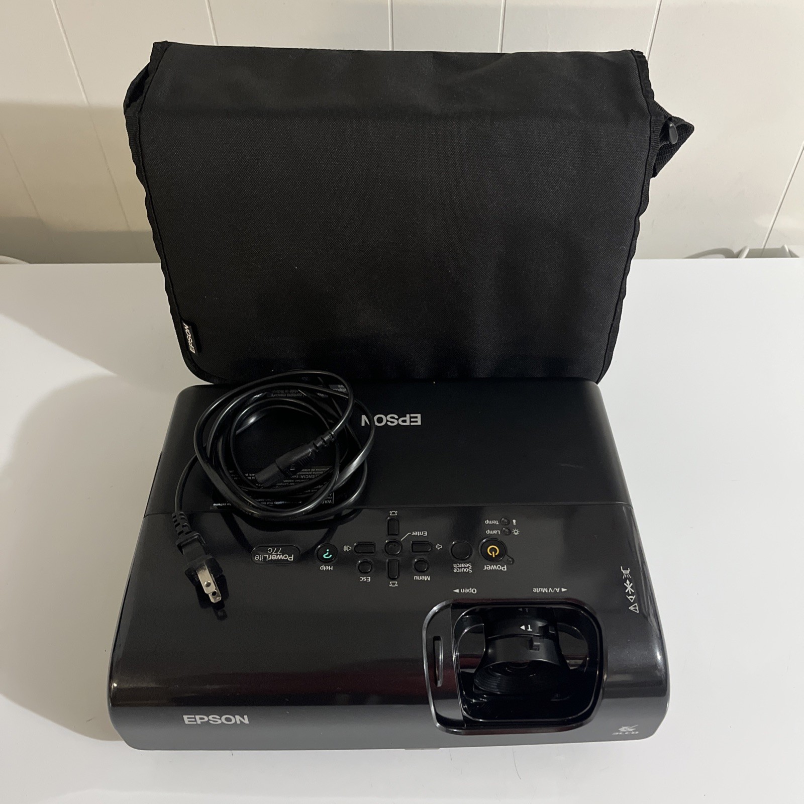 Epson EMP-X5 PowerLite 77c LCD Projector With Carrying Case + Accessories Works