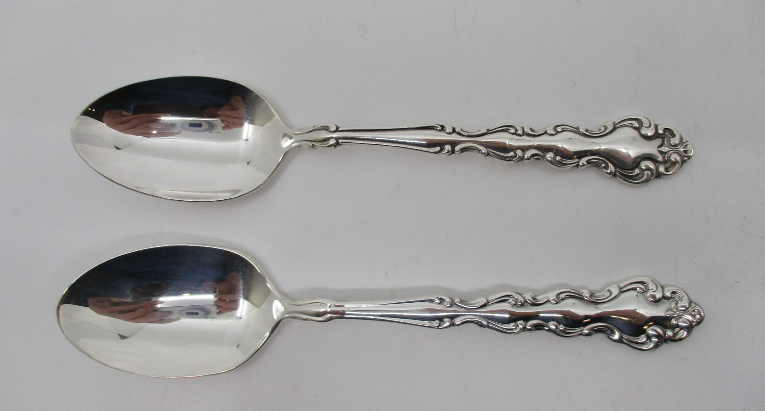 ONEIDA SILVERPLATE MODERN BAROQUE - 2 TEASPOONS - 6 1/8"  03Q