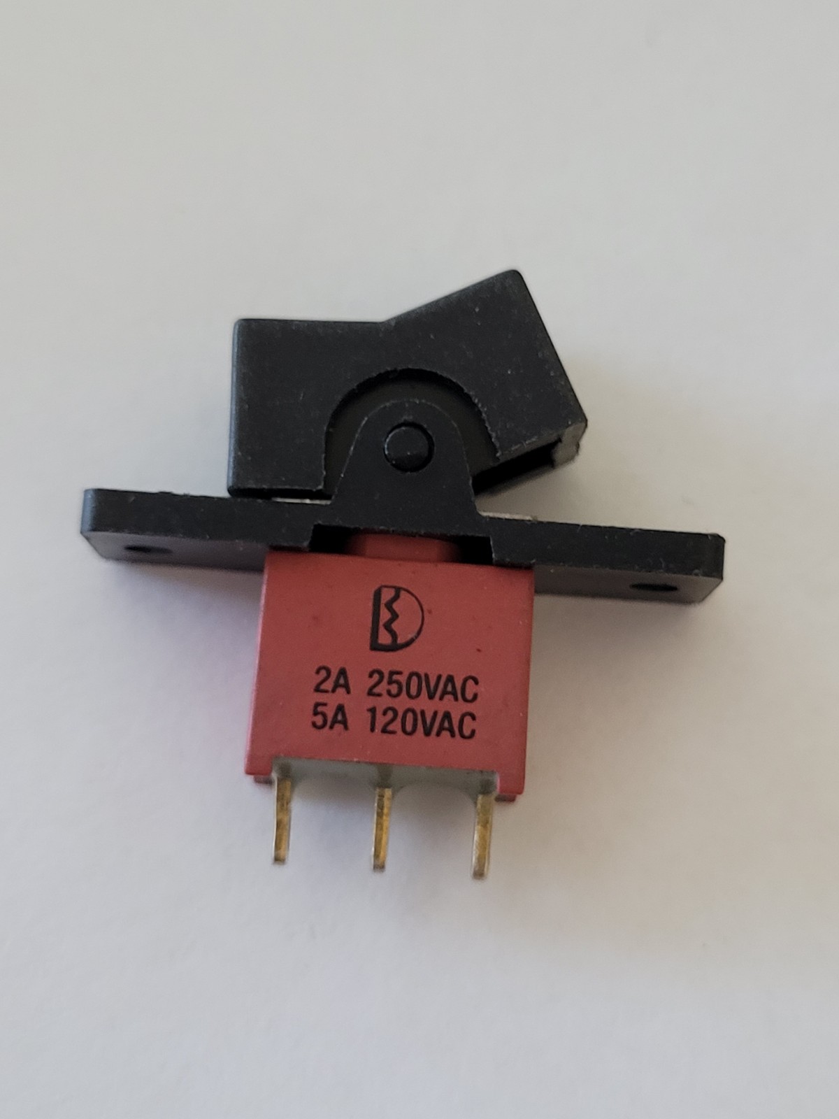 Dailywell Mini Rocker Switch  2A-5A 120-250VAC IP67 3pin SPDT