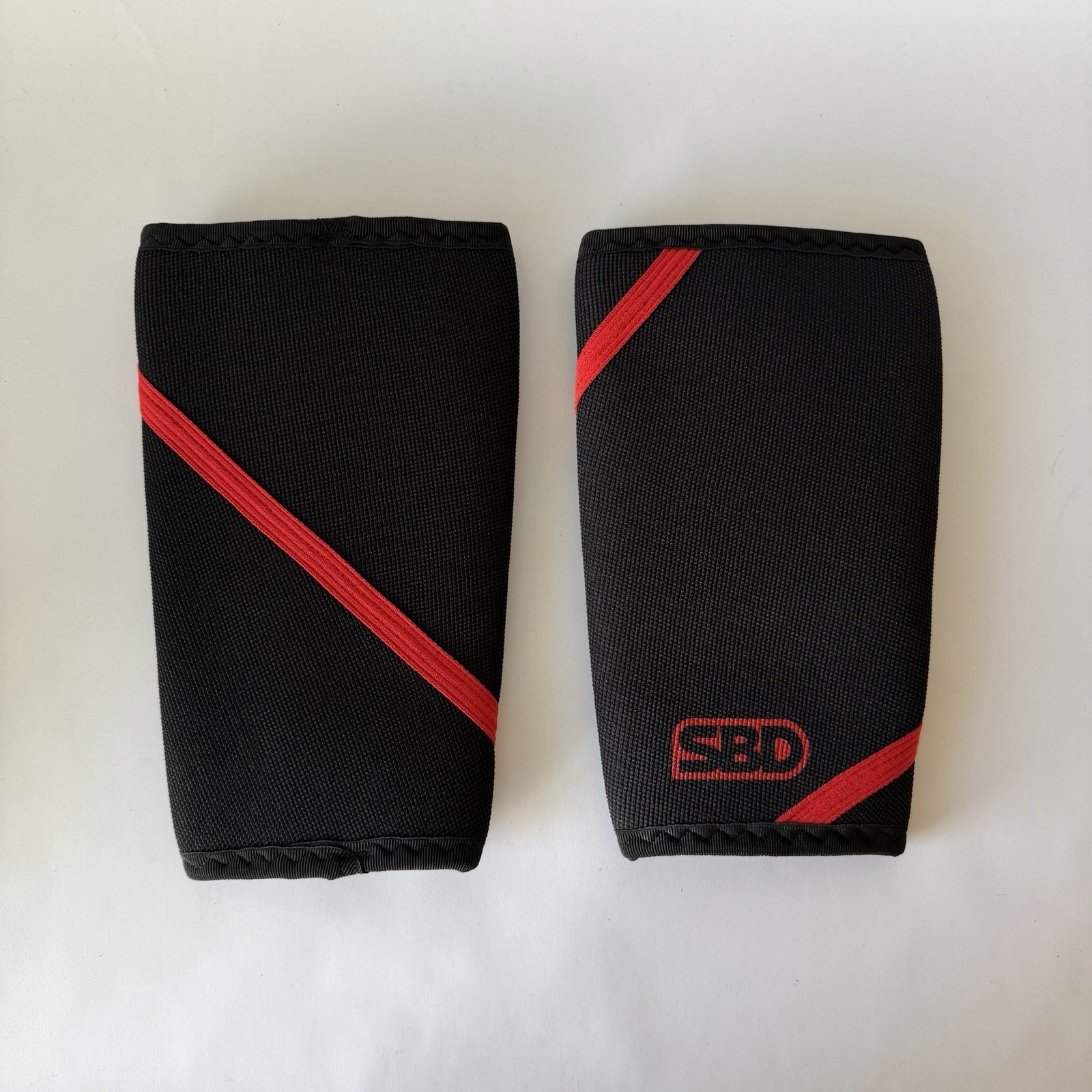 SBD 7mm POWERLIFTING Knee Sleeves Size SMALL Black Red Pair Powerlifting IPF