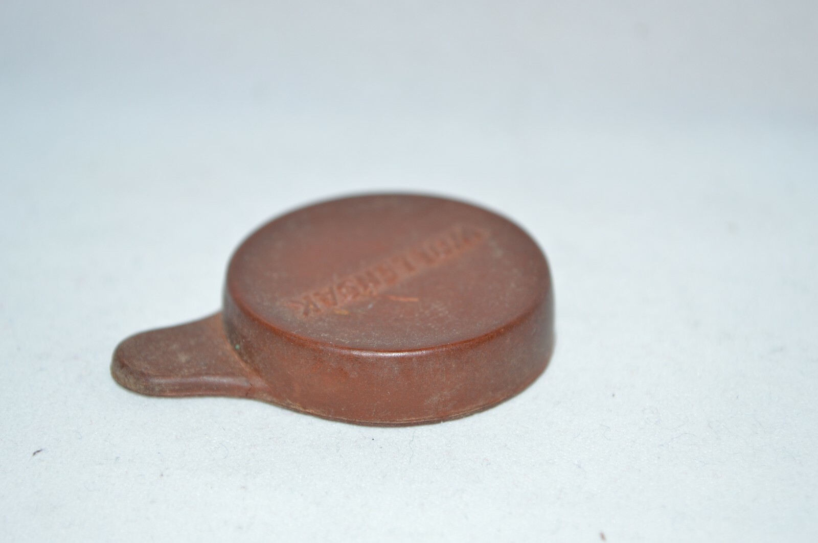 Wollensak 32.65 mm ID Hard Rubber Press-On Front Lens Cap / Lens Guard (LC-222)