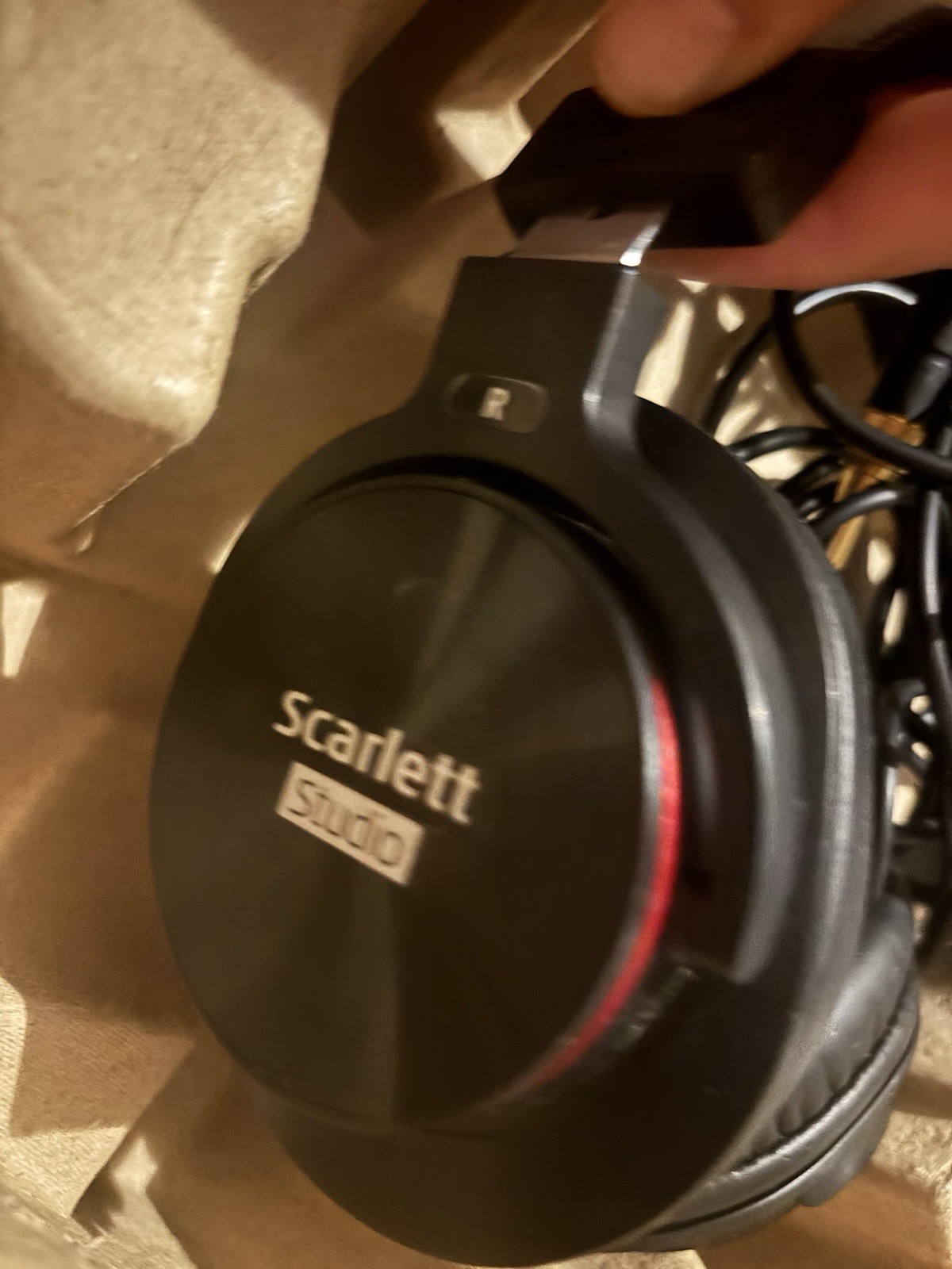 Focusrite Scarlett 2i2 Studio 3ªGen Interface, Mic, Headphones WITHOUT Clip/MIC
