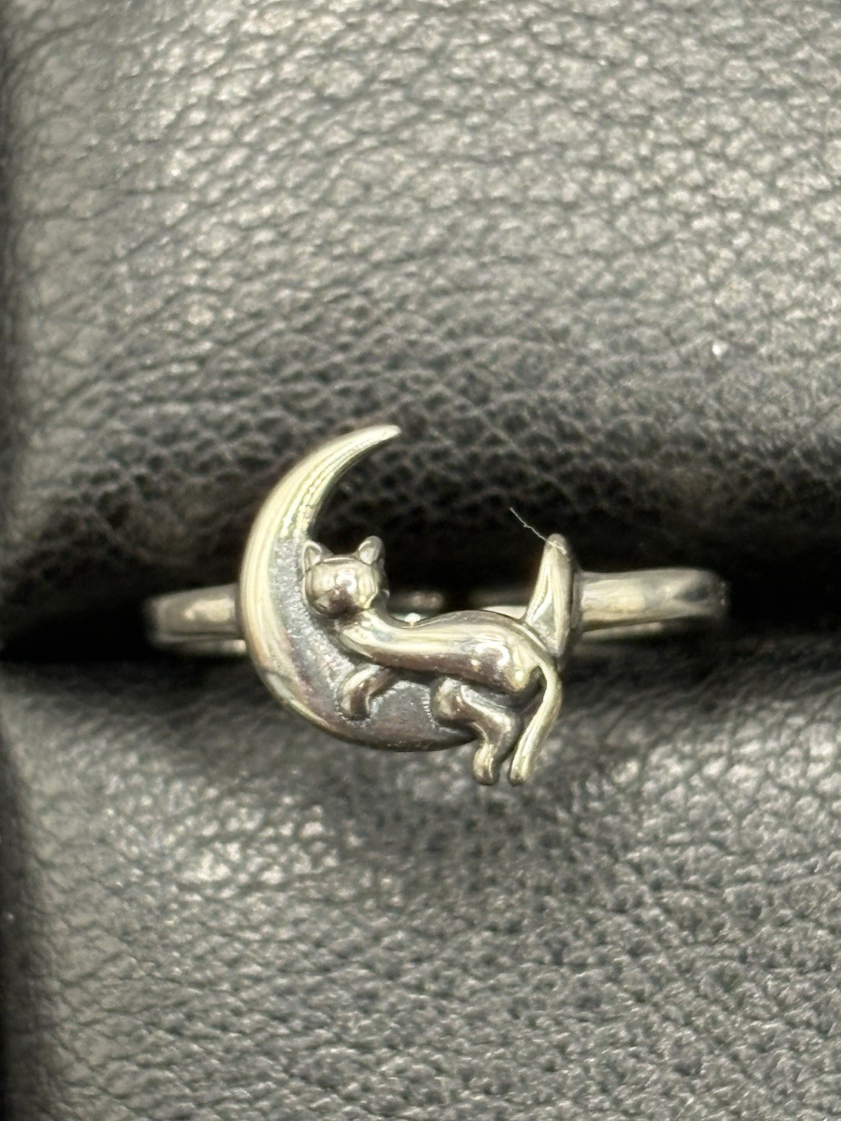 New Condition Sterling Silver Cat On Moon Toe Ring 925 G15