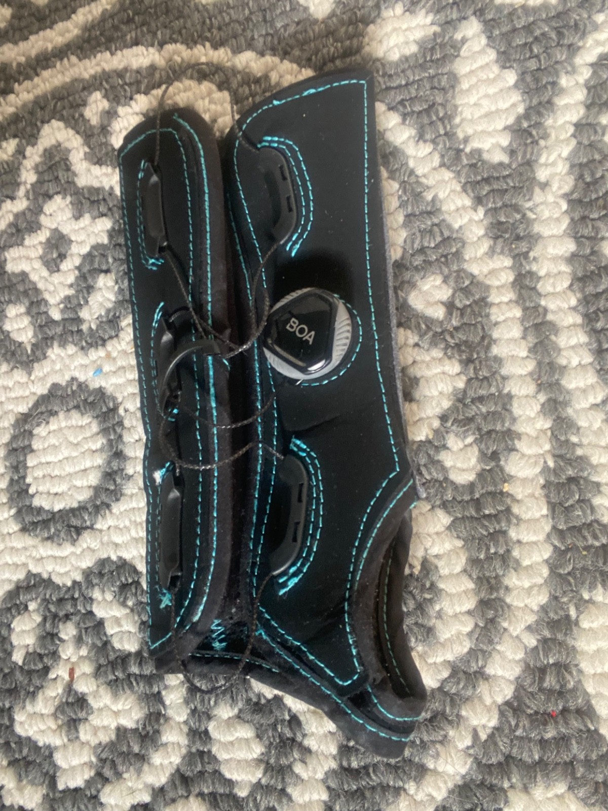Boa right wrist Brace with Blue and Black color in good condition