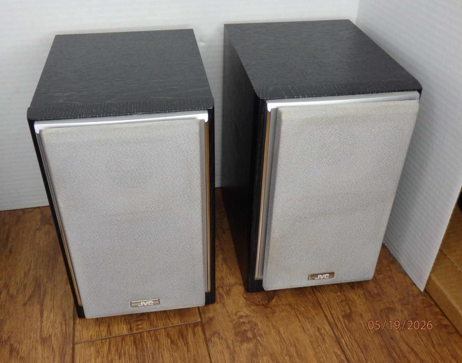 Two JVC Shelf Speakers 2-way - model SP-UXS77B 20W-Used Hard To Find Rare Pair