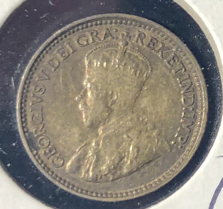 Lot 217: Newfoundland - 1929 - 5 Cent -  Scarce Issue - High Quality
