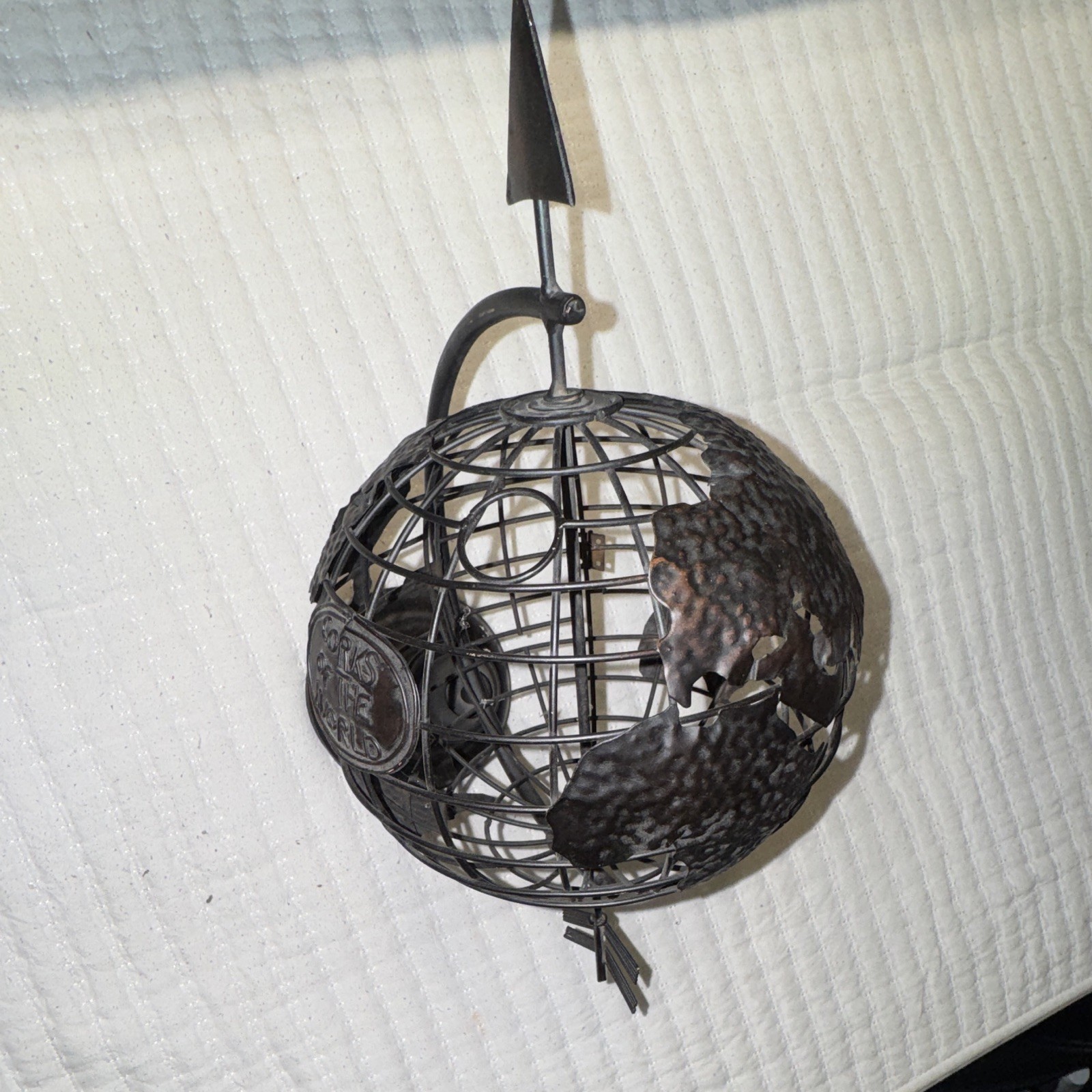 Corks of the World Metal Wire Tabletop Globe Cork Holder w/ Base, Matte Black
