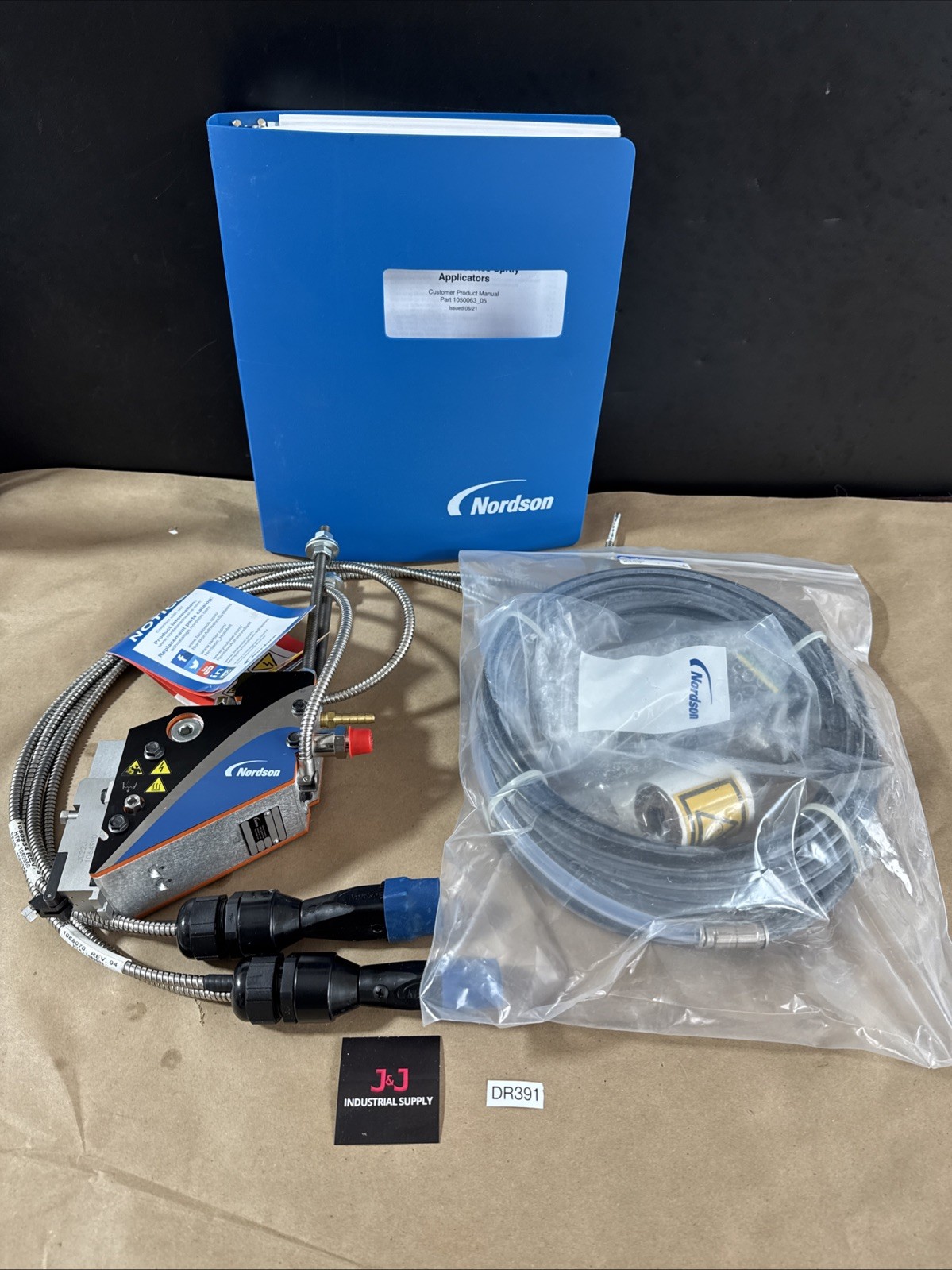 New Nordson 9006835 Hot Melt Applicator UA-UM25XX01-TXVIN 25mm 24Vdc Warranty