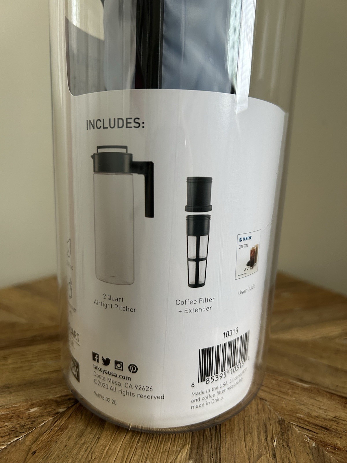 Takeya Cold Brew Coffee Maker 2 Quart White Pitcher Removable Filter Airtight