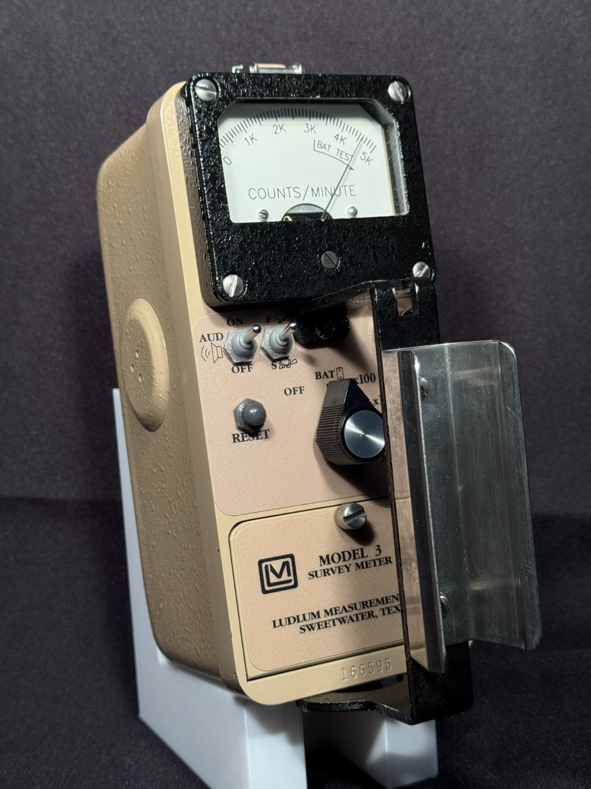 MINT Ludlum Model 3 Radiation Detector + 44-9 αβγ GM Probe, Hard case, 2026 Cal!