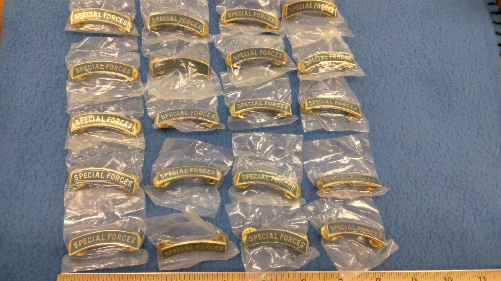 LOT OF 20 - U.S. ARMY SPECIAL FORCES  PINS 1  5/8 INCH - NEW SEALED