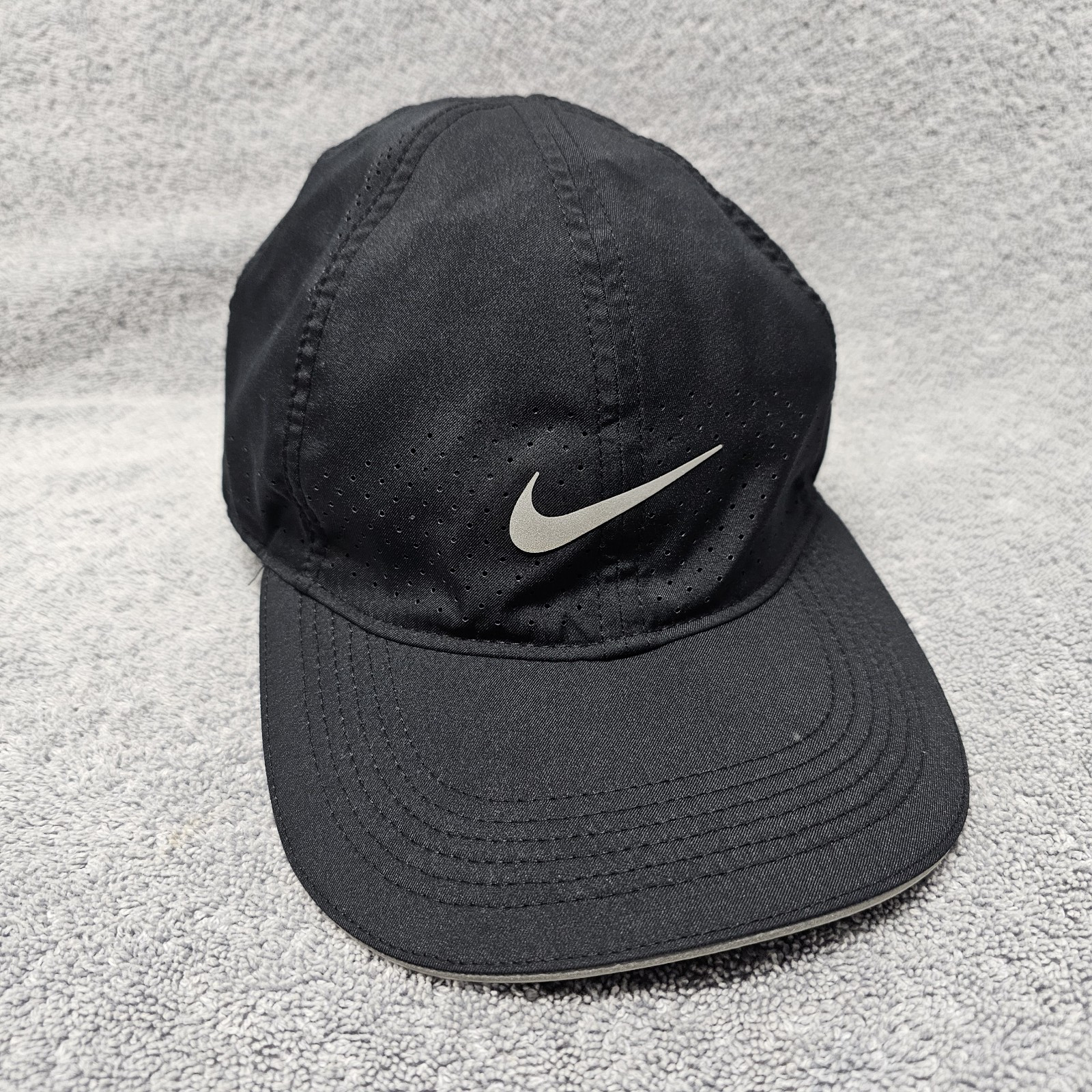 Nike Aerobill Featherlight Dri-Fit Running Hat OSFM Black Vented Lightweight Cap