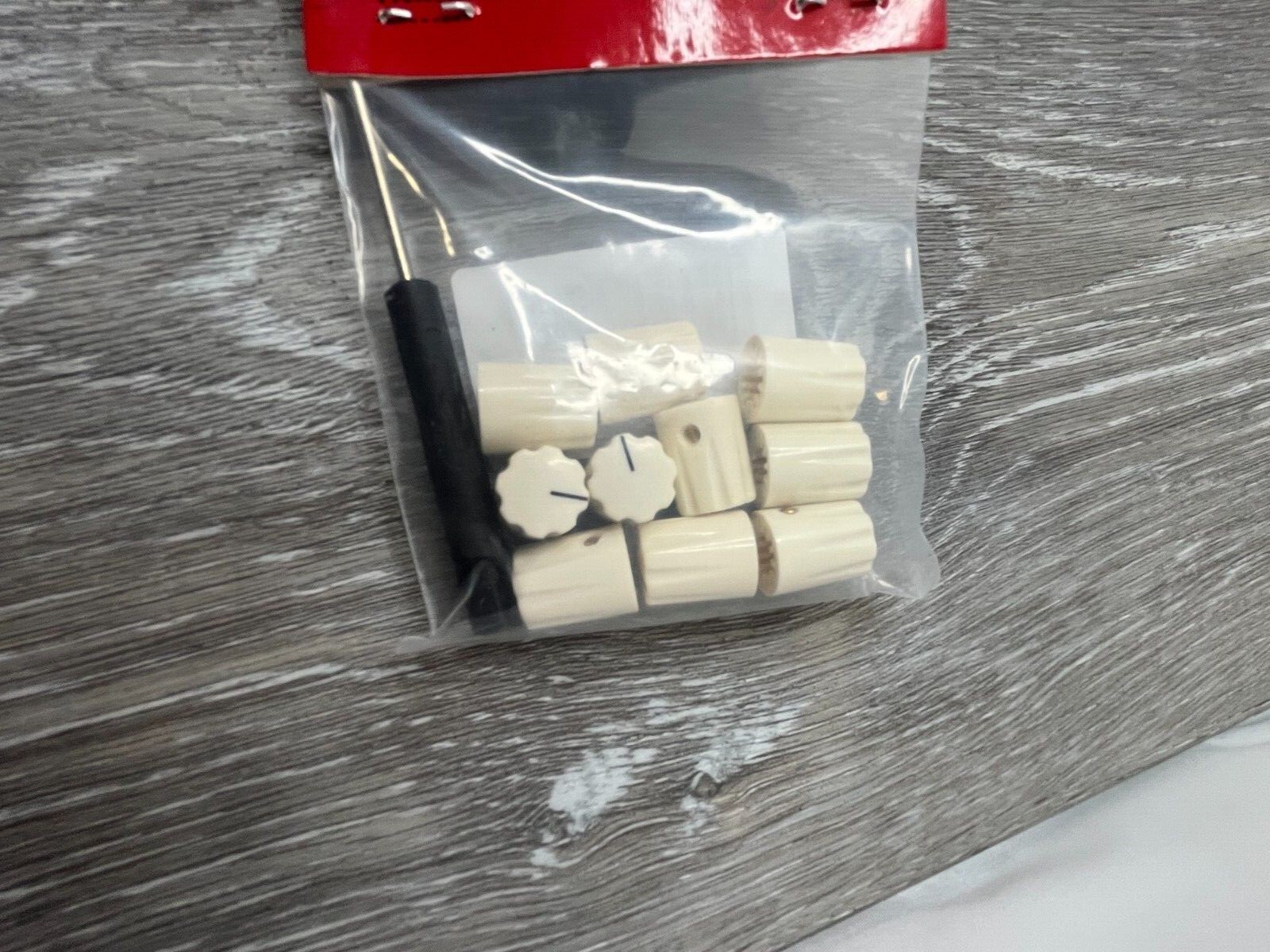 2 Pkgs KAISH K049 Aged White Guitar Scalloped Amplifier Knobs (20 Knobs Total)