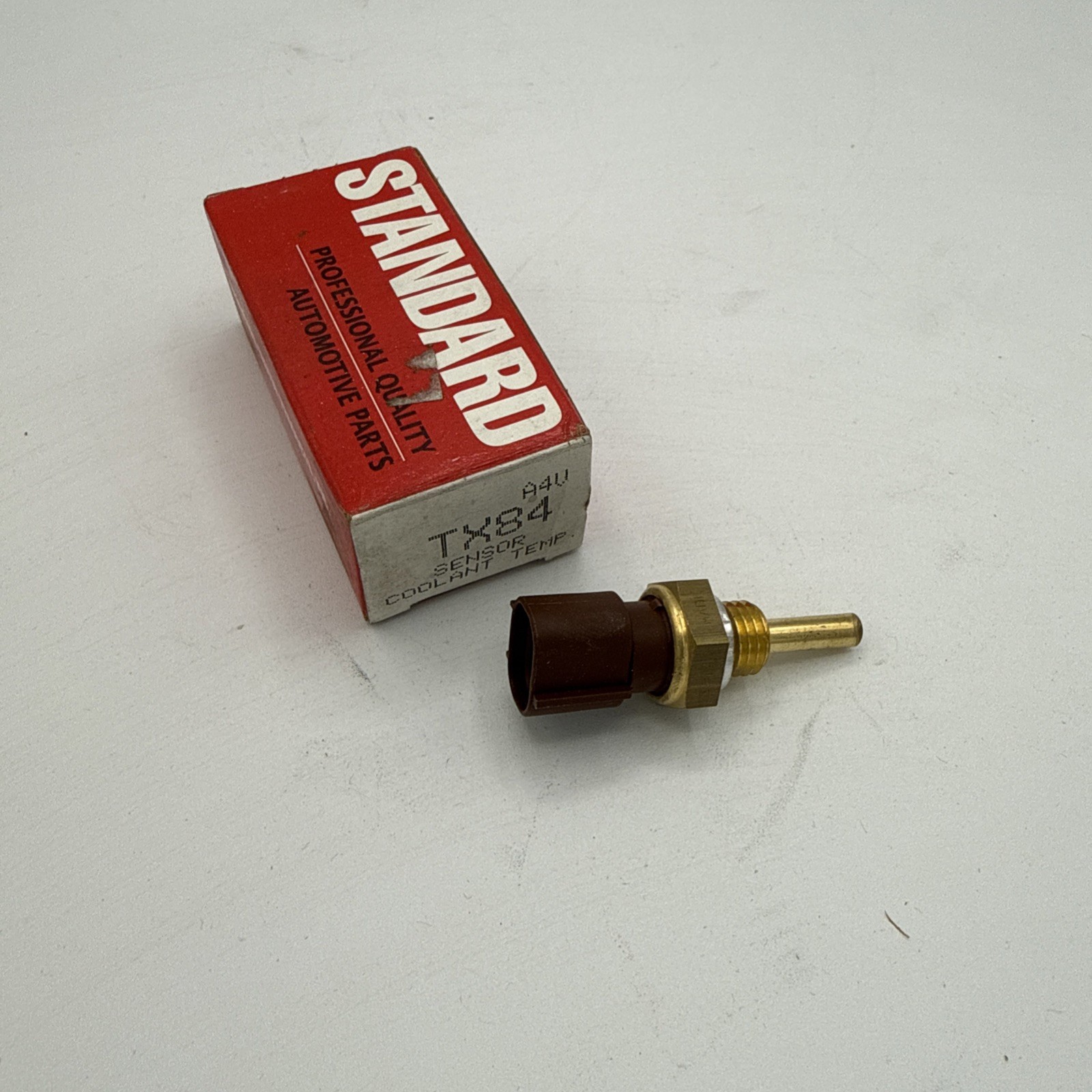 Engine Coolant Temperature Sensor Standard TX84