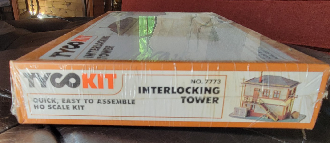 TYCO KIT # 7773 INTERLOCKING TOWER HO SCALE KIT NIB Sealed