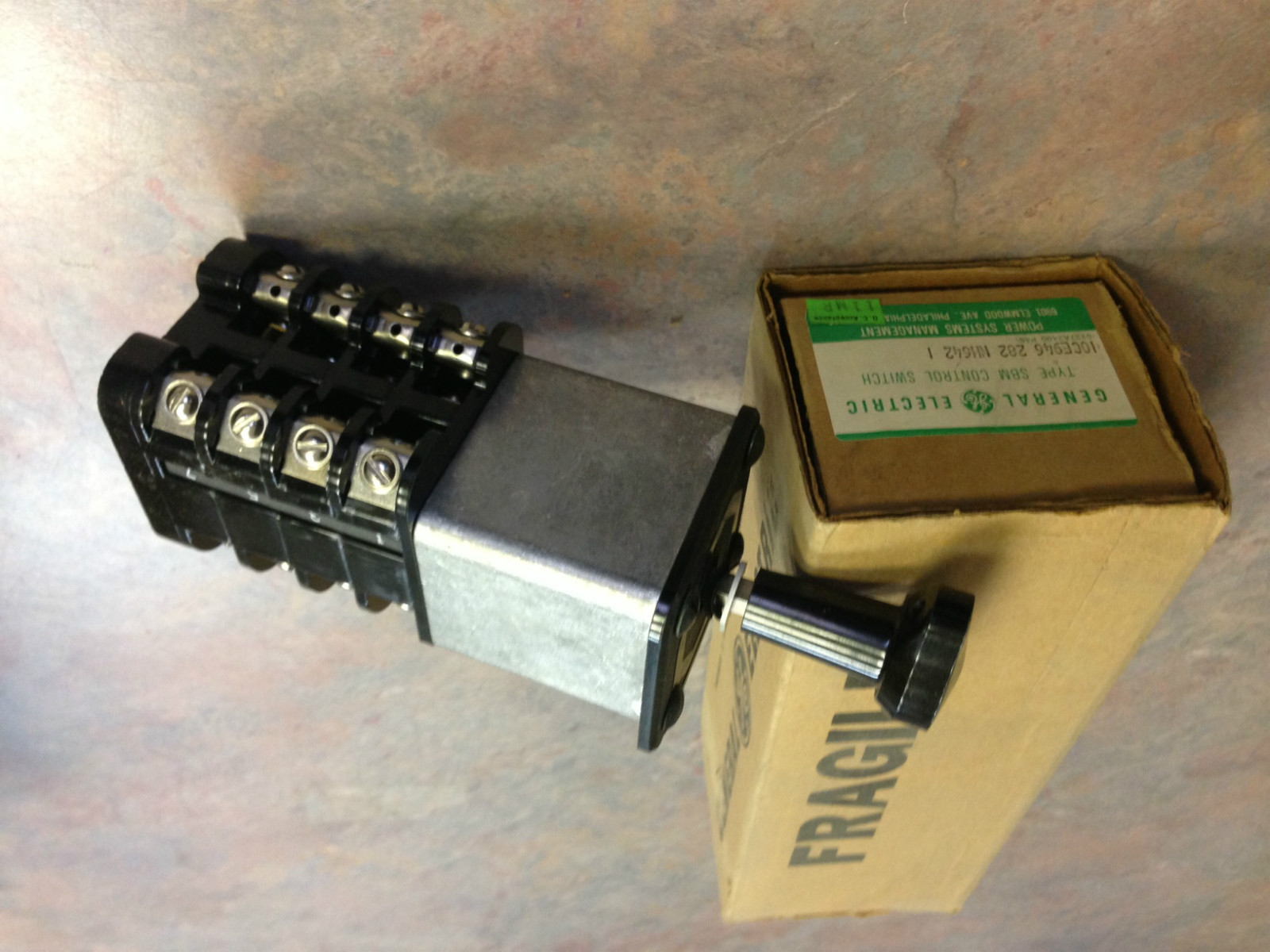 10CE946 282 NH642 1 GE SBM Control Switch NIB