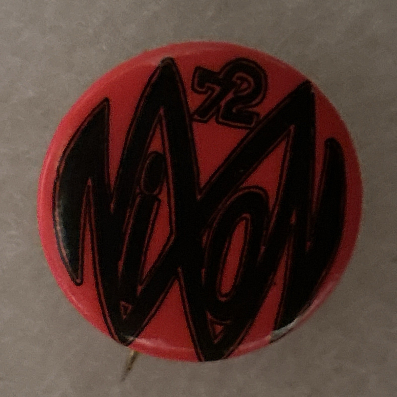 72 NIXON red  1” pinback button Kkpin