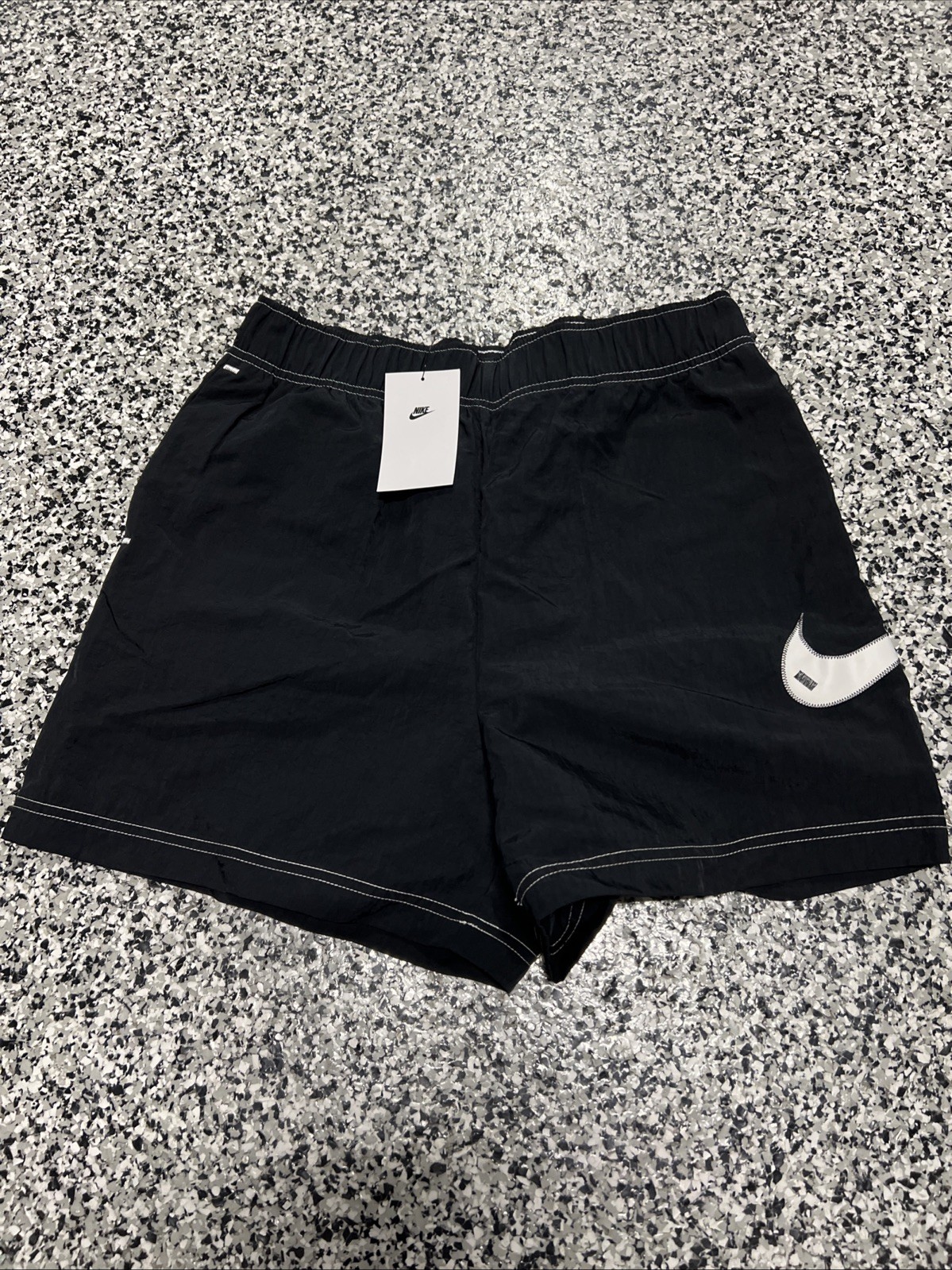 NWT Nike Shorts Swoosh Loose Fit High Rise Black Sz Medium DM6752-010