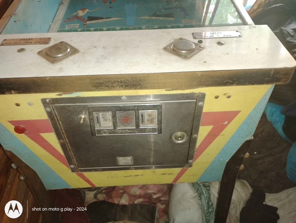 Gridiron Pinball Machine By Williams