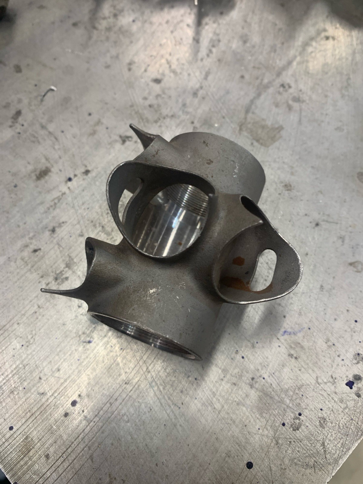 Cast Bottom Bracket Shell 28.6, 28.6, 30/17 Oval Chain Stays