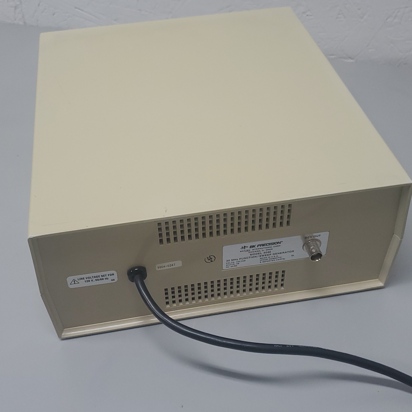 BK Precision 4040 20MHz Sweep Function Generator Frequency Counter 120V FM AM
