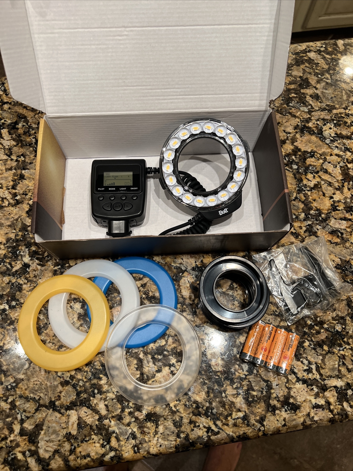 Bolt VM-160 LED Macro Ring Light With Adapter Rings Diffusers