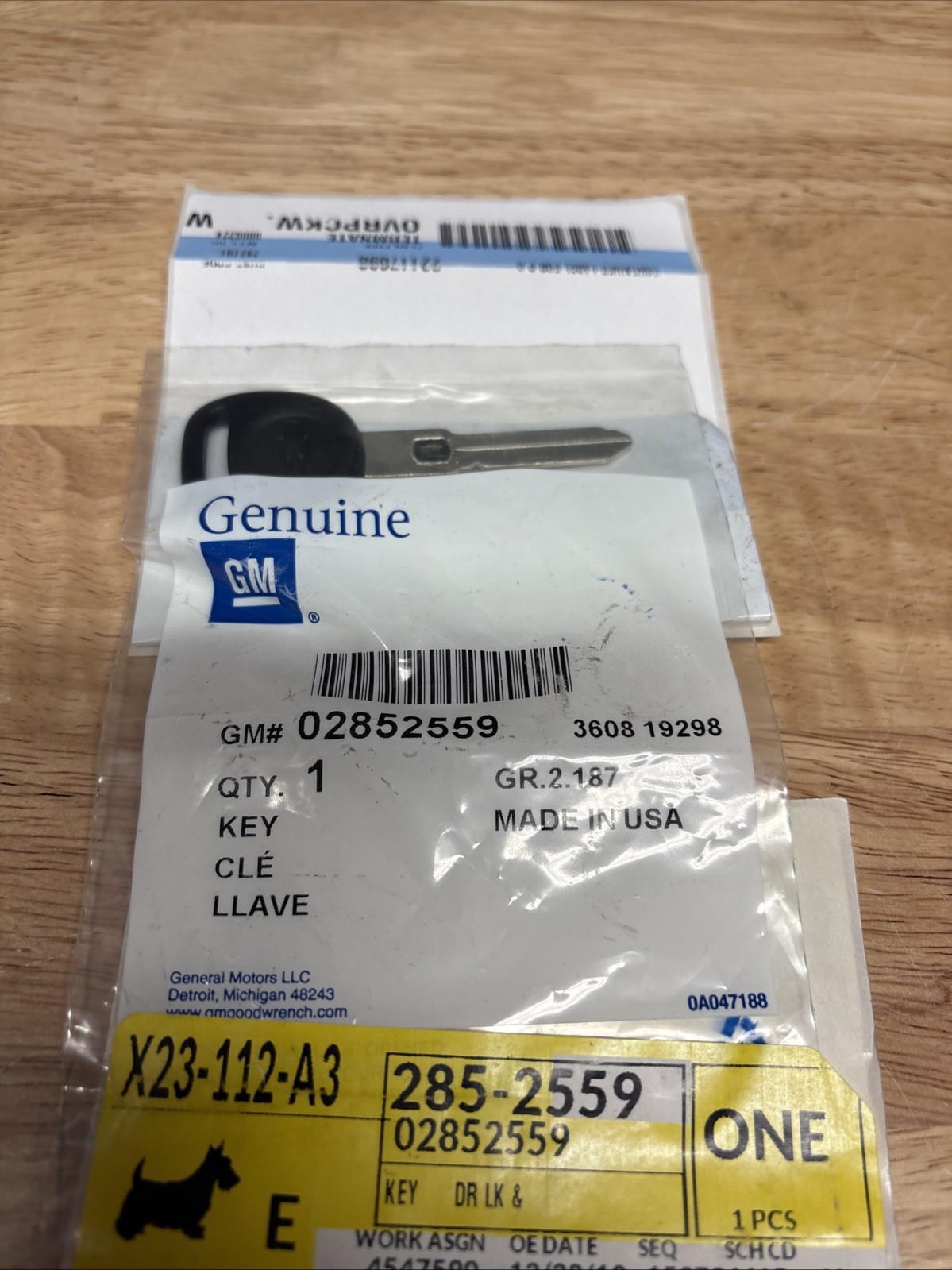 Genuine GM Door Lock and Ignition Key 2852559