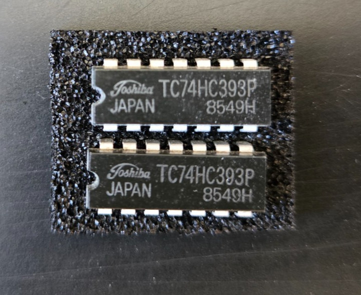 2pcs TOSHIBA ~ TC74HC393P  PLASTIC DIP 14 PIN IC Dual 4-Bit Binary Counter ~NEW~