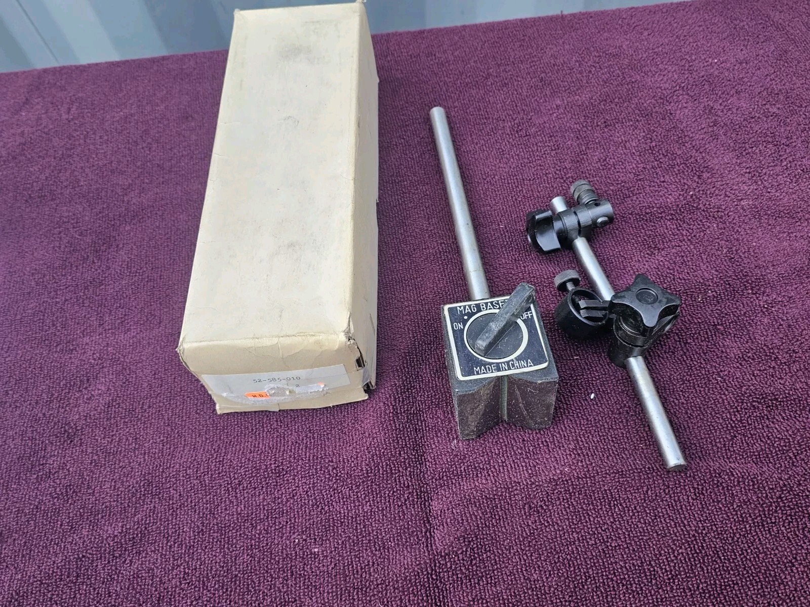 Unmarked Magnetic Base Indicator Holder