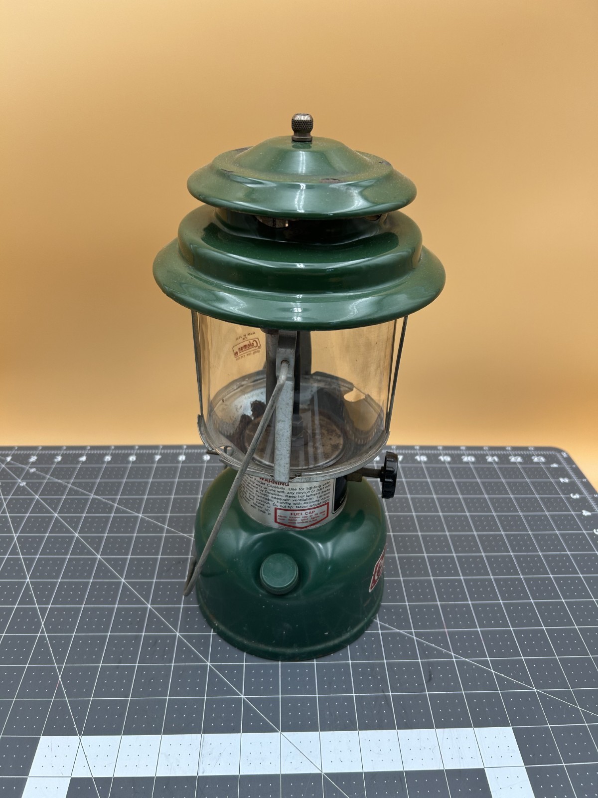 Coleman Model 220K 8-81 double-mantle gasoline lantern