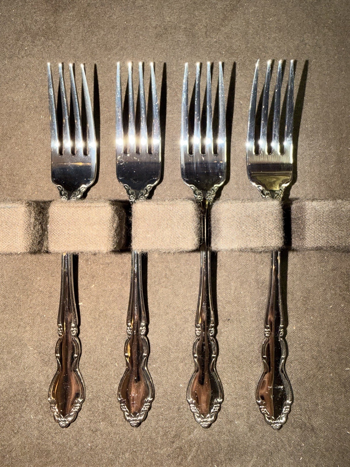 Oneida Dover Cube Set of 4 Dinner Forks Heirloom Stainless Flatware