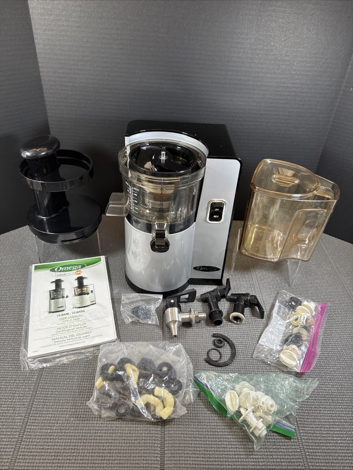 Omega VSJ843Q Vertical Low Speed Masticating Juicer - Used Working Many Extras