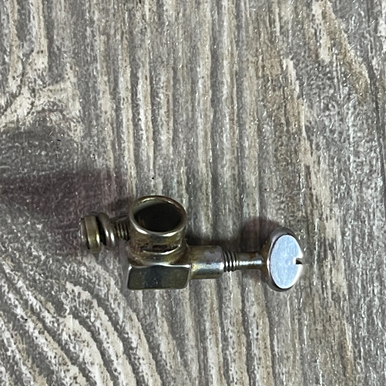 SINGER 626 Touch & Sew II Sewing Machine Replacement Needle Clamp