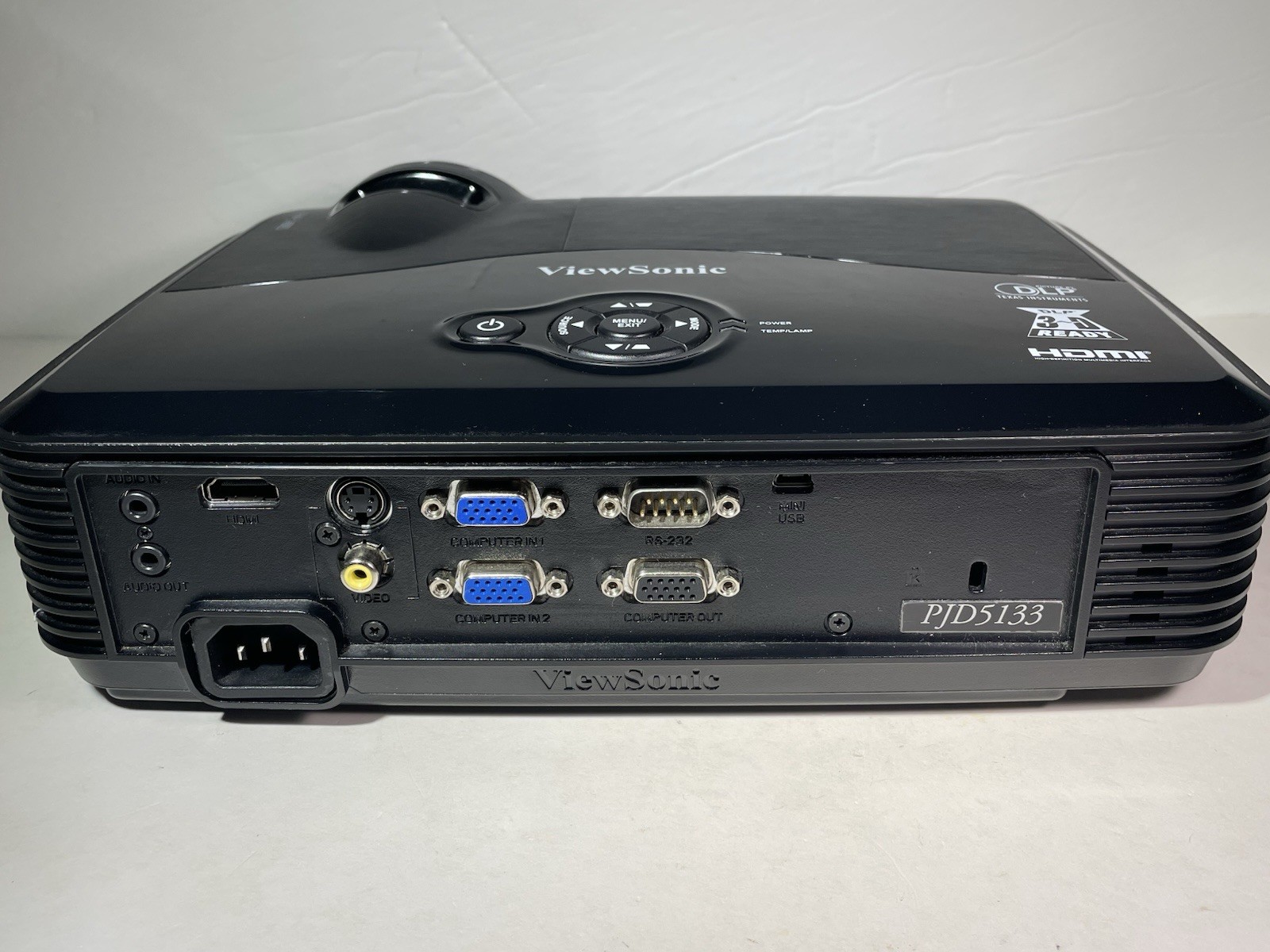 Viewsonic PJD5133 DLP 3D-Ready HDMI / Computer Ready Projector VS14112 NO REMOTE