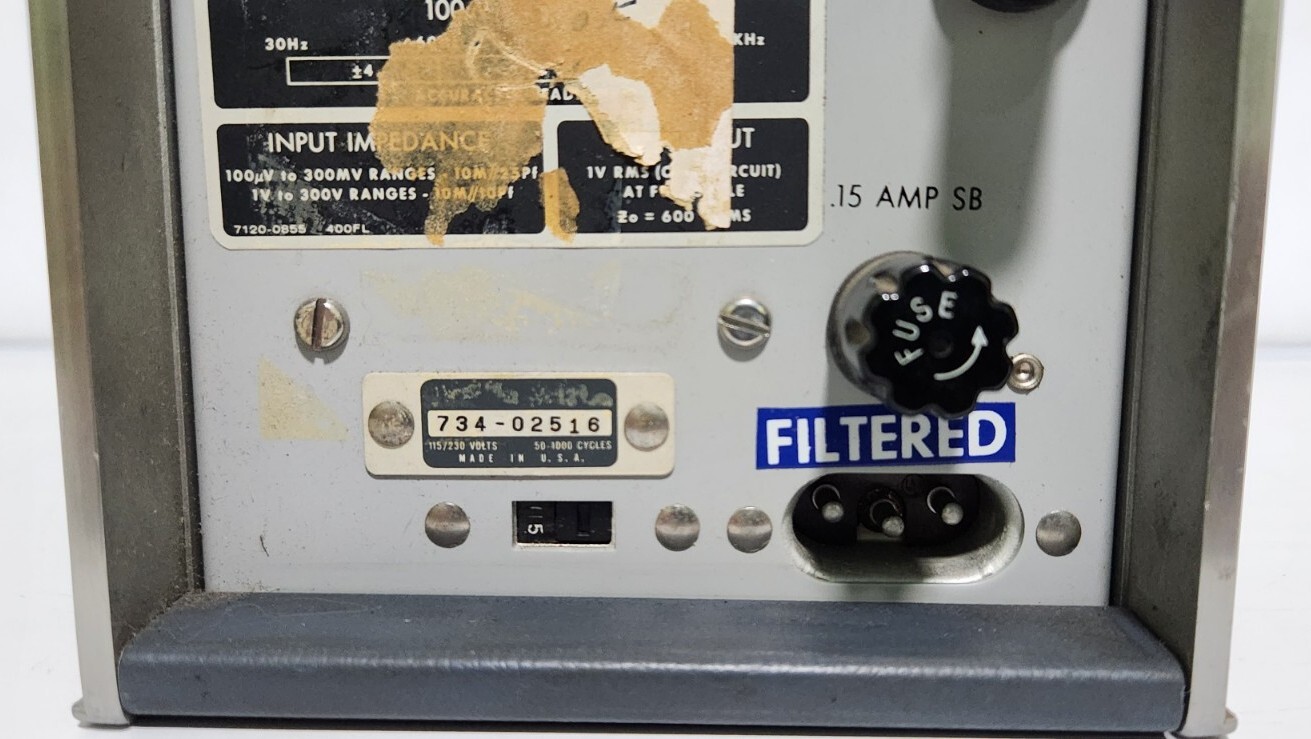 HP 400F AC Voltmeter 0-300V - Untested - Missing Power Cable