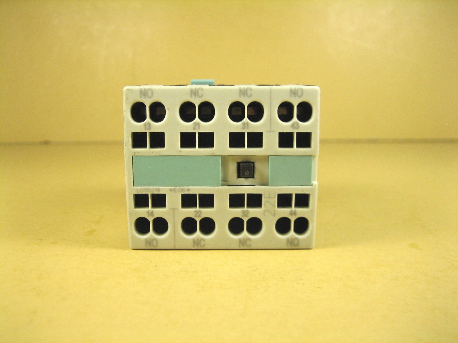Siemens  3RH1921-2HA22  Contact Block