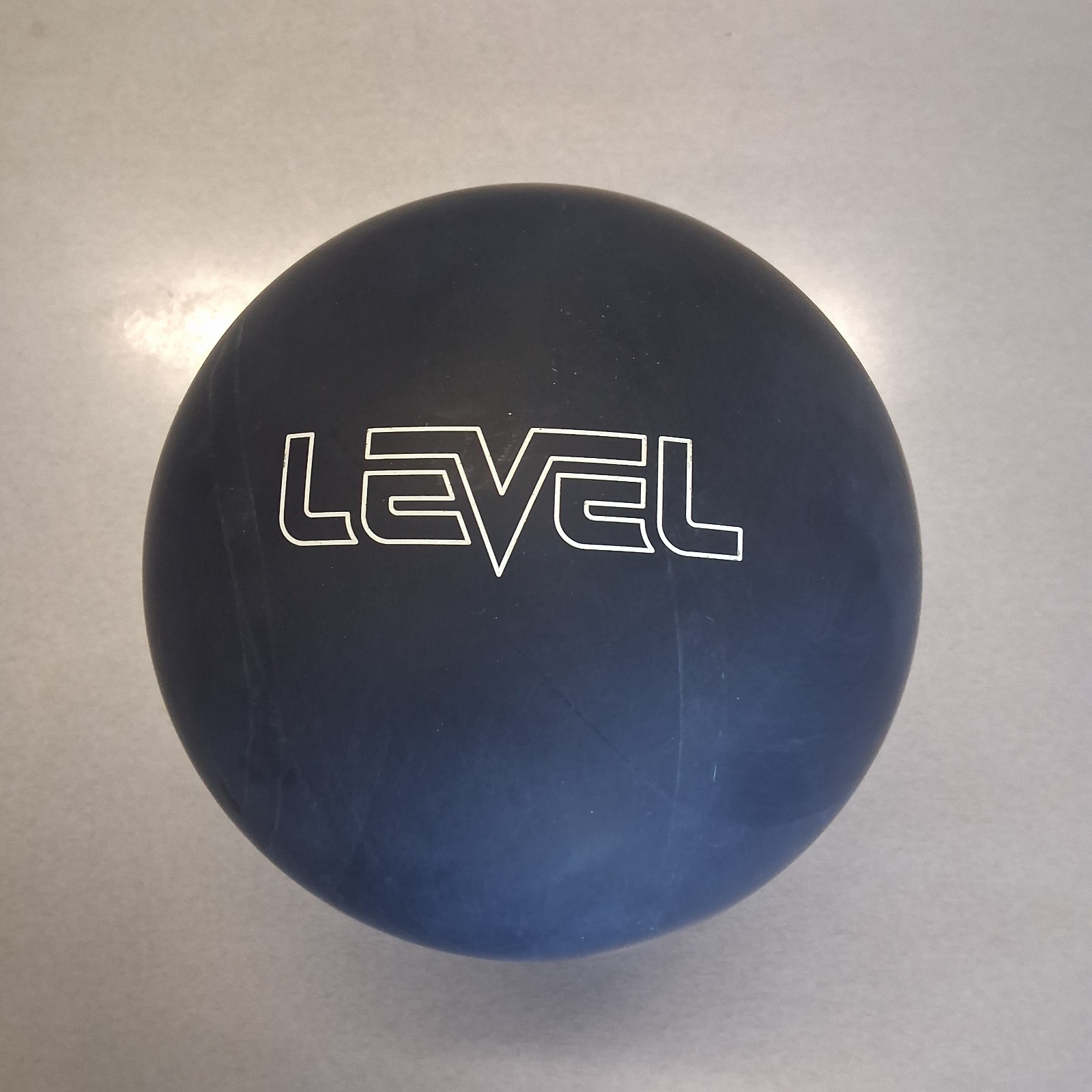 Storm Level  bowling  ball 15 LB.   1ST QUALITY MIDWEIGHT new in box  #021