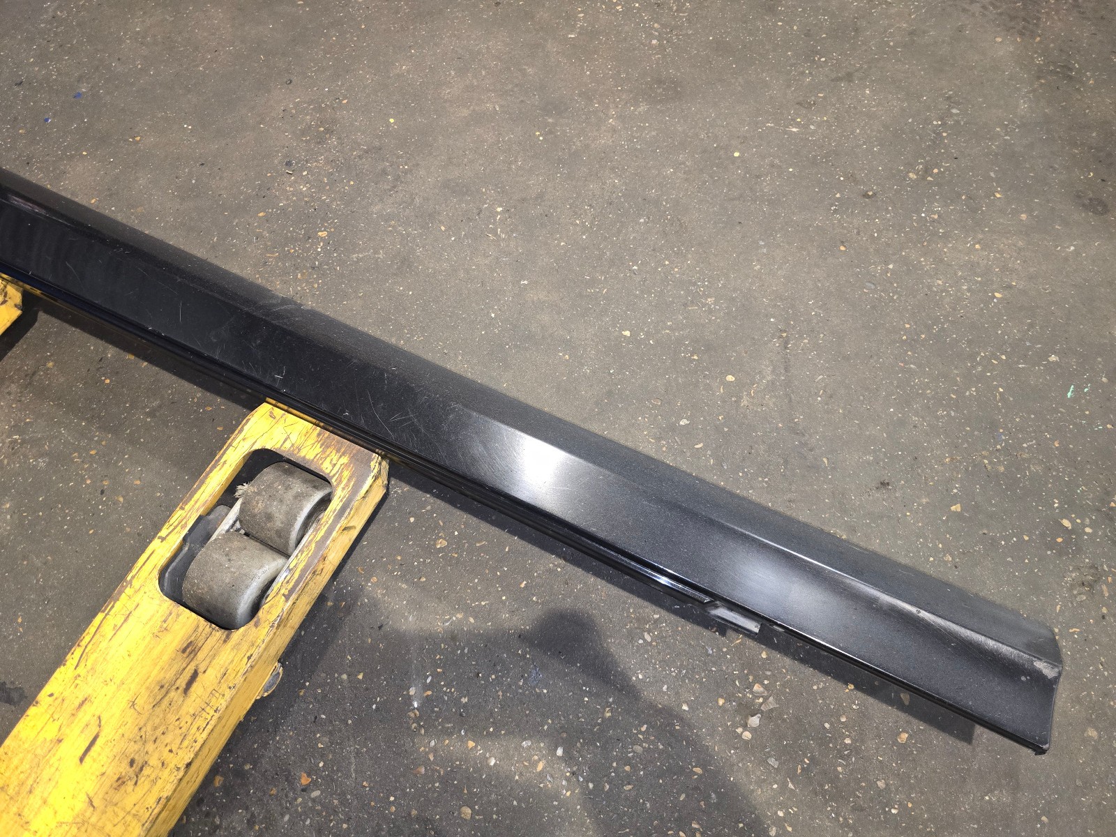 mercedes c class w204 side skirt left side 197