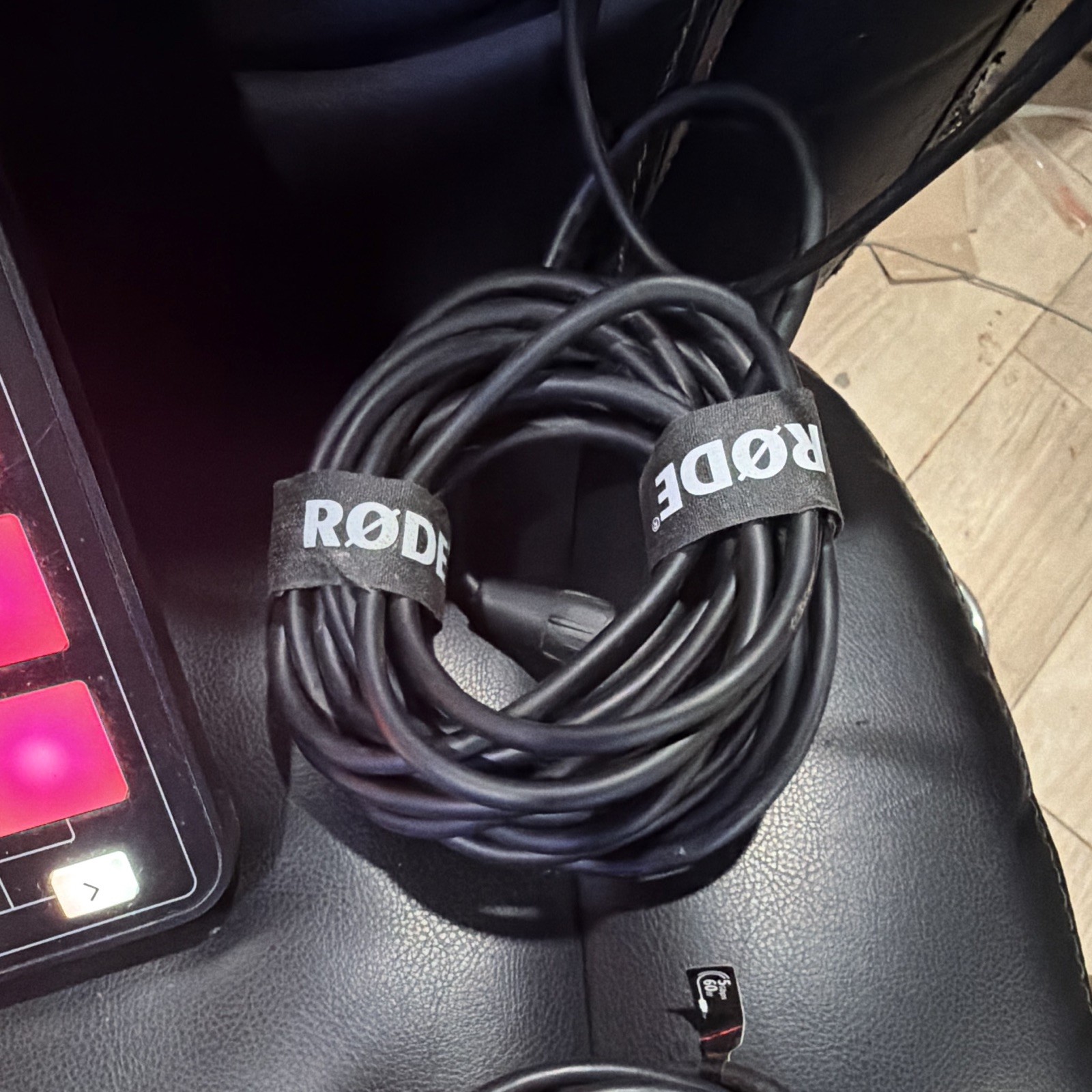 RØDE RODECaster Duo Compact Desktop Mixer Rarely Used