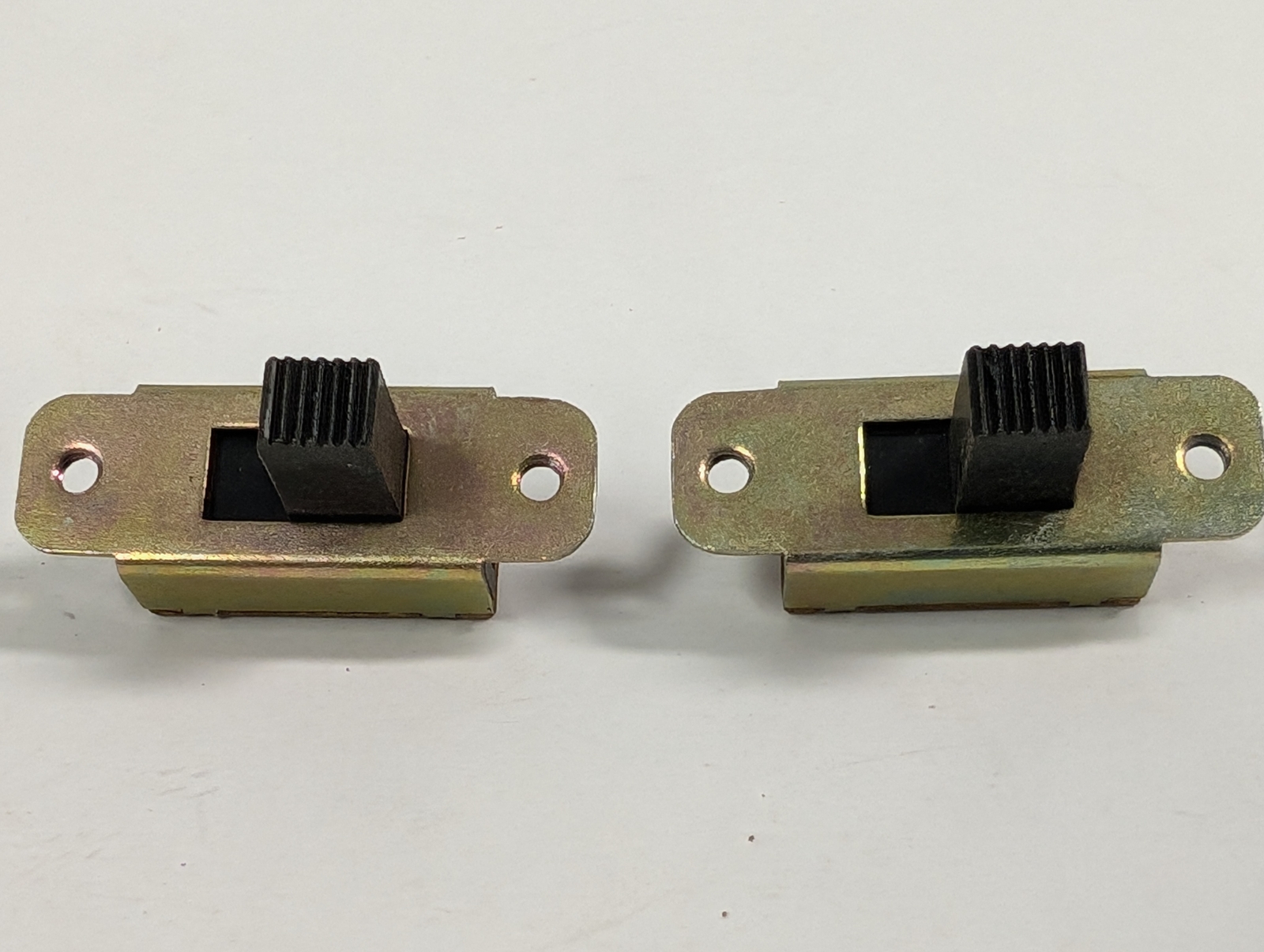 SPST (ON-OFF) SLIDE SWITCH (2 PIECES PER BAG)