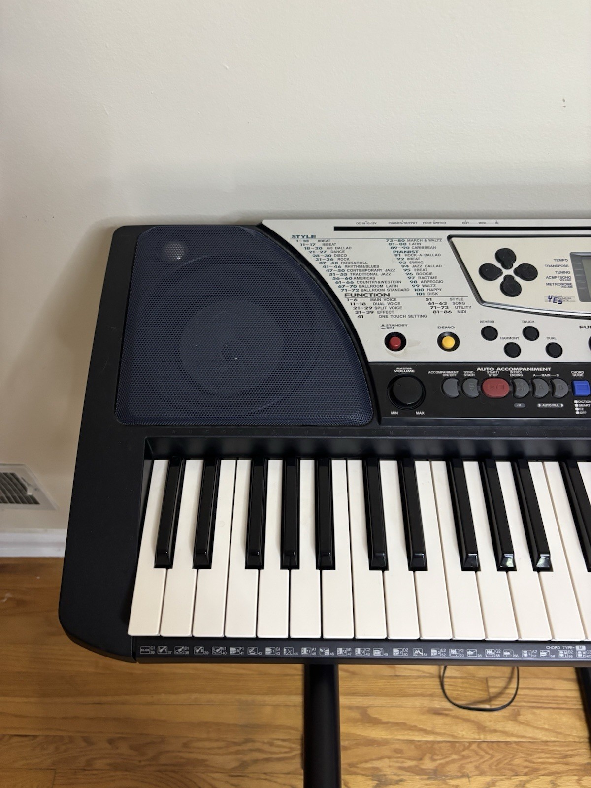 Yamaha PSR -340 Electronic Keyboard, with Stand, Tested and Working